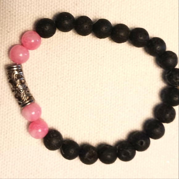 NWT Lava bead Stretch Bracelet. Great for wearing Essential Oils. - Picture 1 of 4
